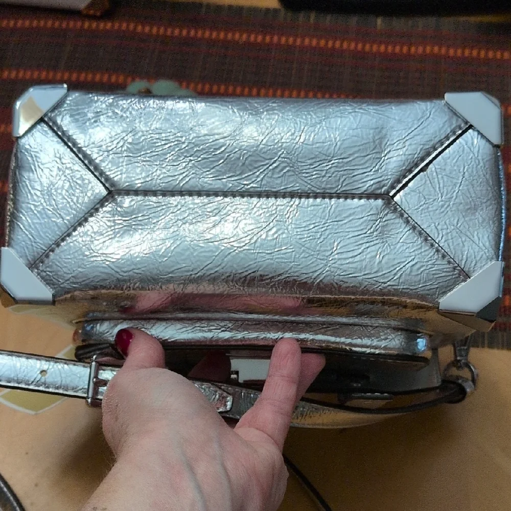 Michael Kors Manhattan Medium Ac Metallic Silver Satchel